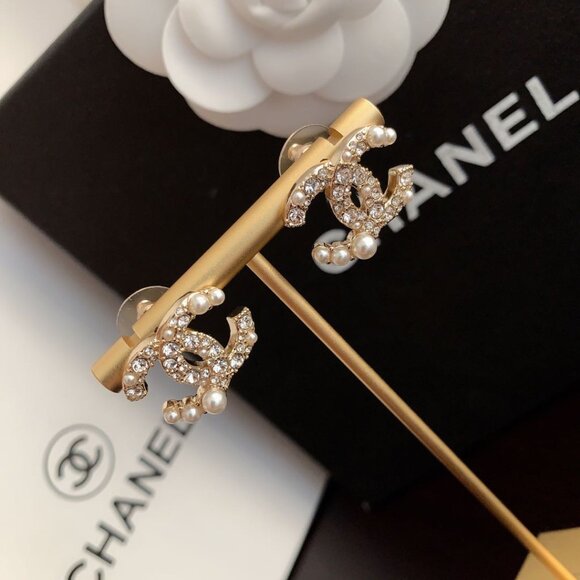Authentic Chanel silver CC earrings - Picture 4 of 6